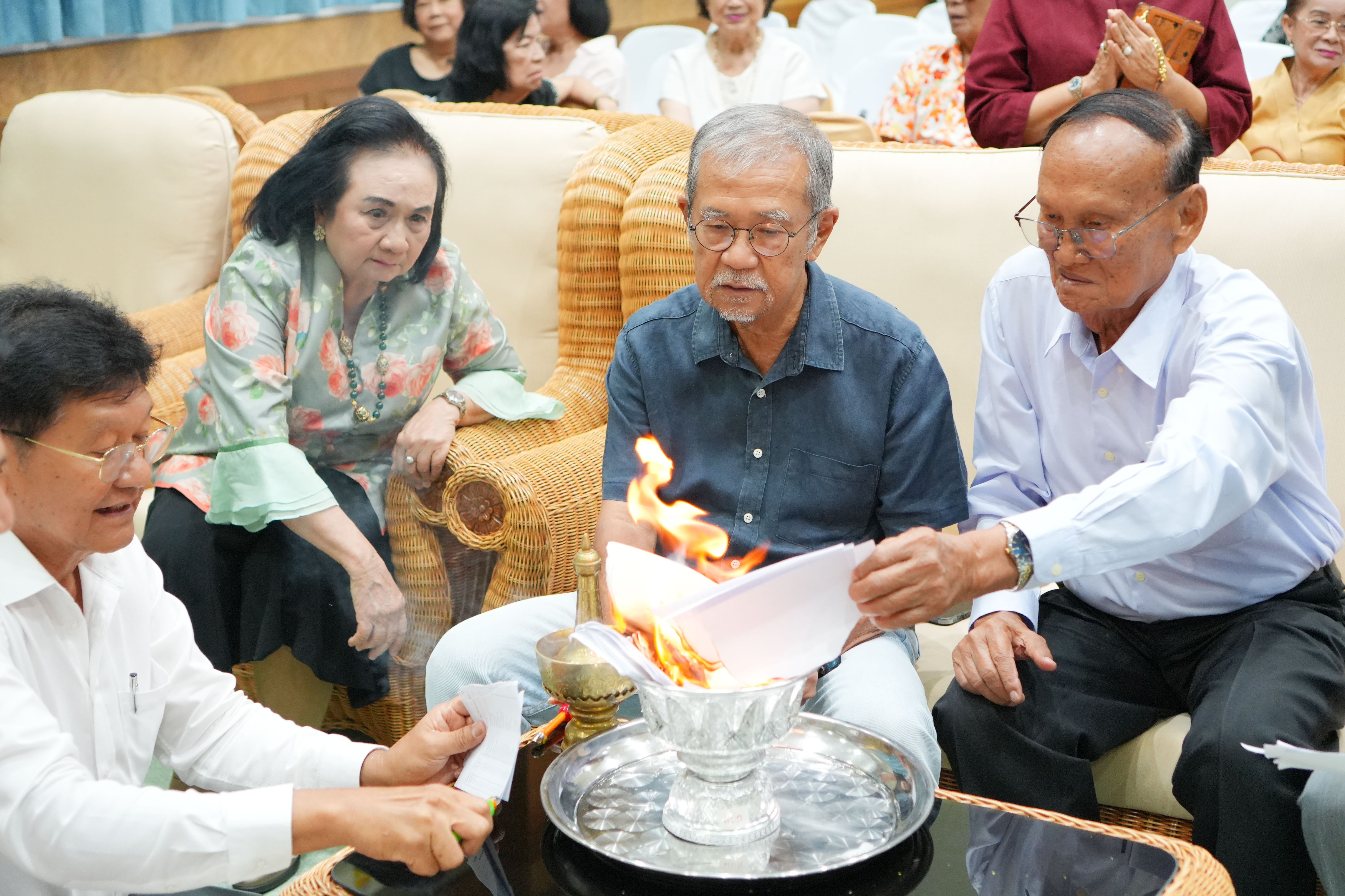title - ชมรมผู้สูงอายุ ส.ป.ก. จัดพิธีทำบุญอุทิศส่วนกุศลให้ข้าราชการ/เจ้าหน้าที่ ส.ป.ก. ที่ล่วงลับไปแล้ว